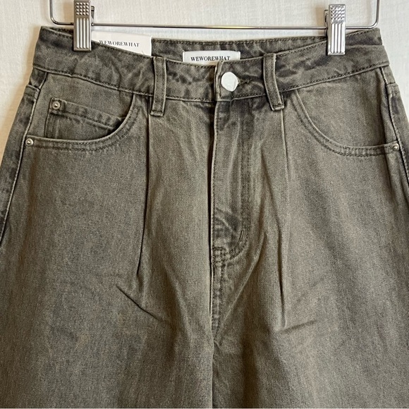 NWT WeWoreWhat High Rise Pleated Wide Leg Slouchy Pants in Stone Wash SZ… - Picture 8 of 10